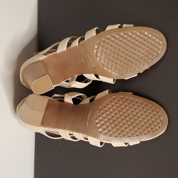 Donated: Aerosoles HeelRest Heels - Picture 8 of 9